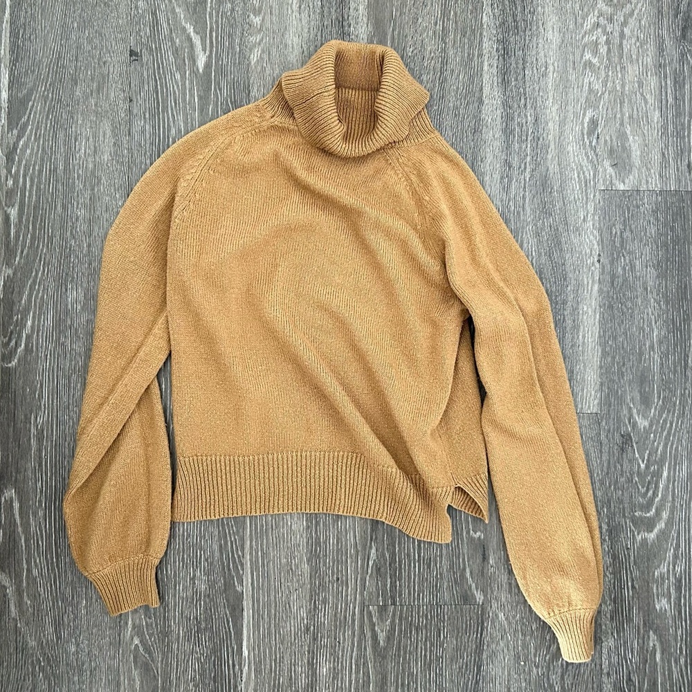 🎃Tan turtleneck sweater